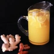 How to Make a Turmeric Ginger Detox Tea