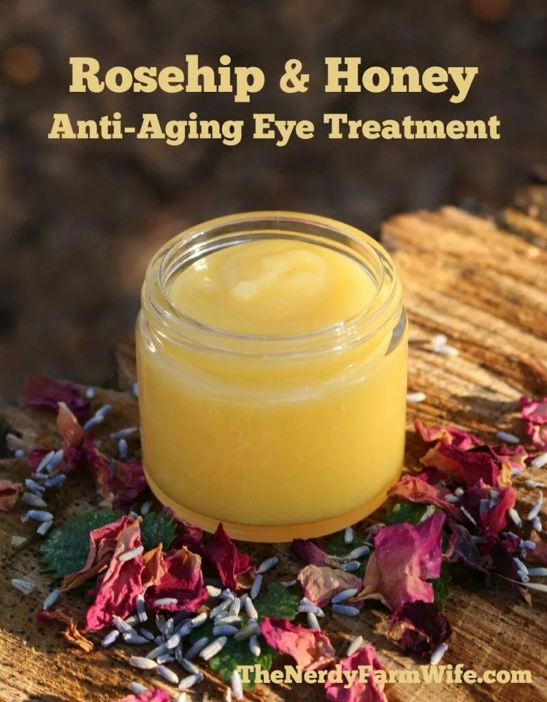 How to Make a Homemade Rosehip and Honey Anti-Aging Eye Treatment